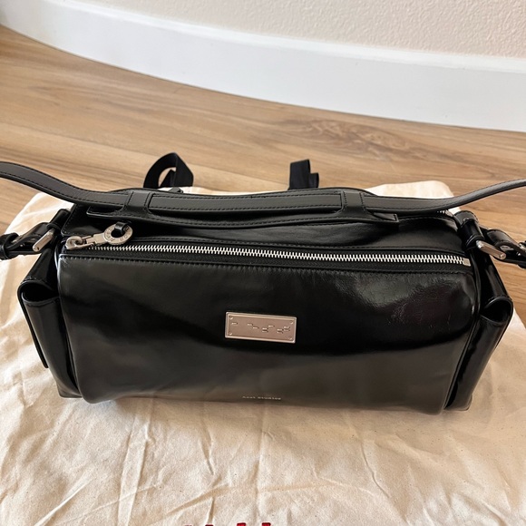 Aest Studios Capture Medium Sling Bag with Crossbody Strap included - Picture 4 of 11